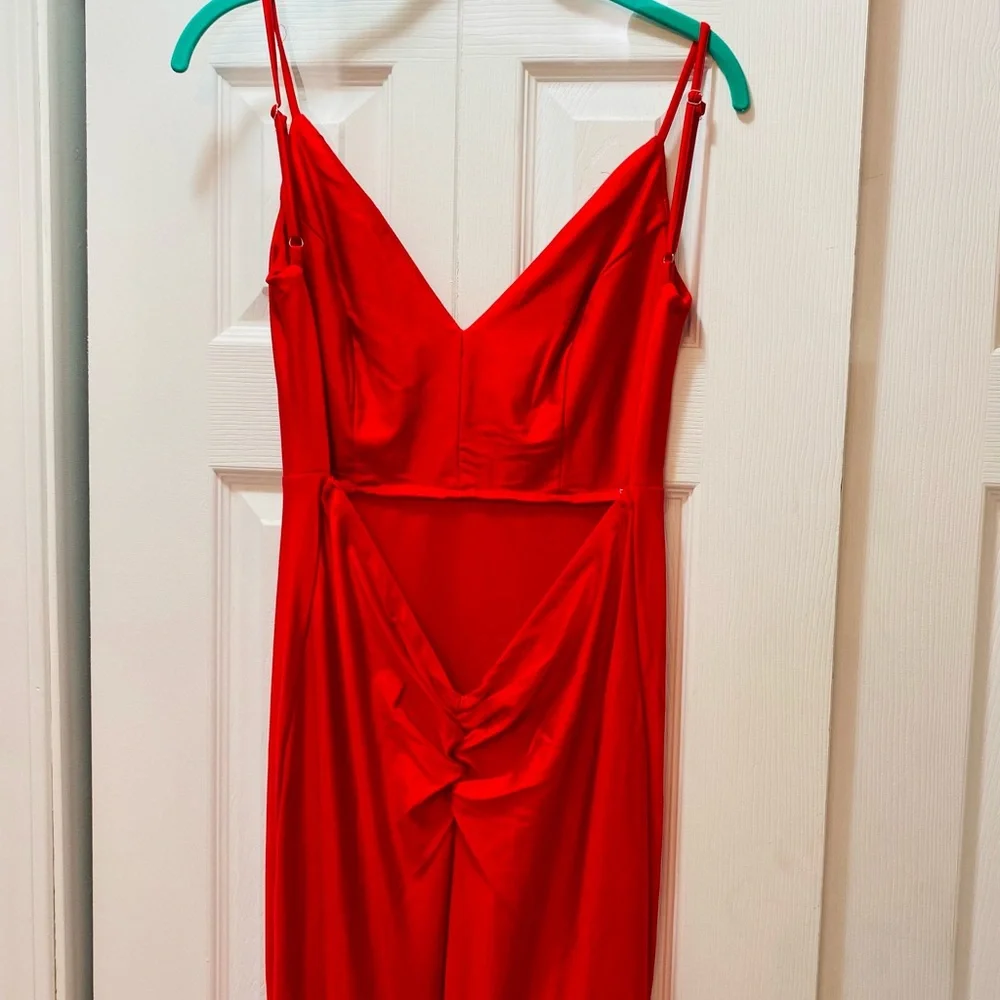 Amoris Red Gown - Picture 14 of 14